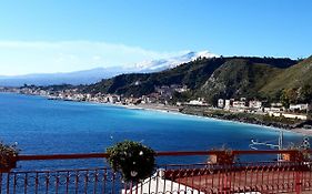 Taormina Beach Holiday